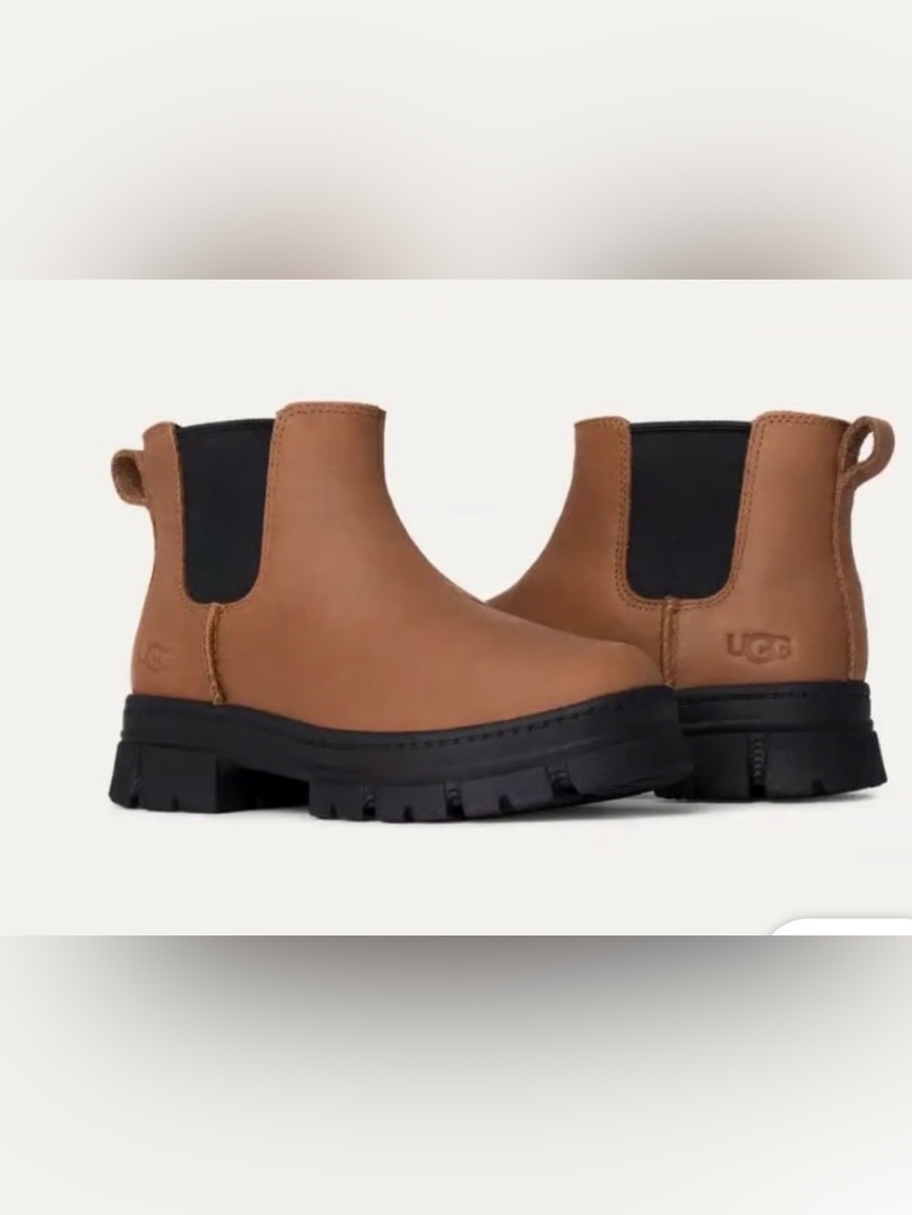 UGG® Kids Ashton Chelsea Boots Chestnut NWOT